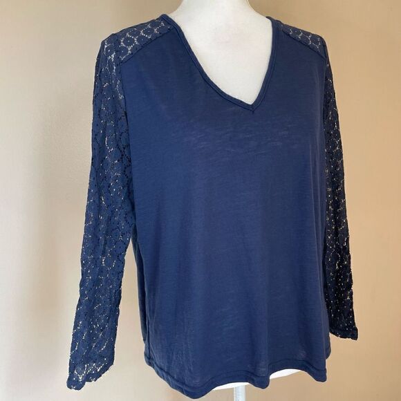 Shein| Medium| Soft|Crotchet knit| Floral - Picture 14 of 16